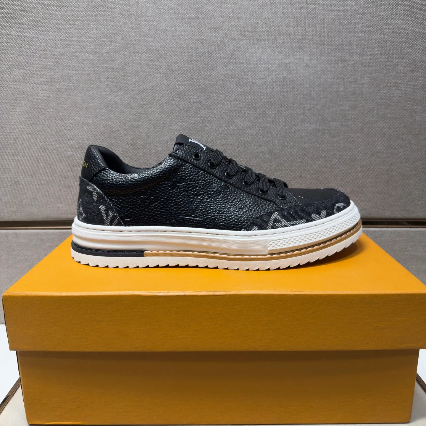 Men's men's shoes 💰pp400 [LV～] Men's casual shoes 2026z cabinet sales simultaneously 🔶Size: 38-44 #️⃣ 🔷2 colors🔜The upper is made of cowhide stitching➕Genuine leather lining, comfortable and breathable, sole: original comfortable and wear-resistant outsole, ⚠️Real 📱Photographed🎬The real thing is better📢📢📢